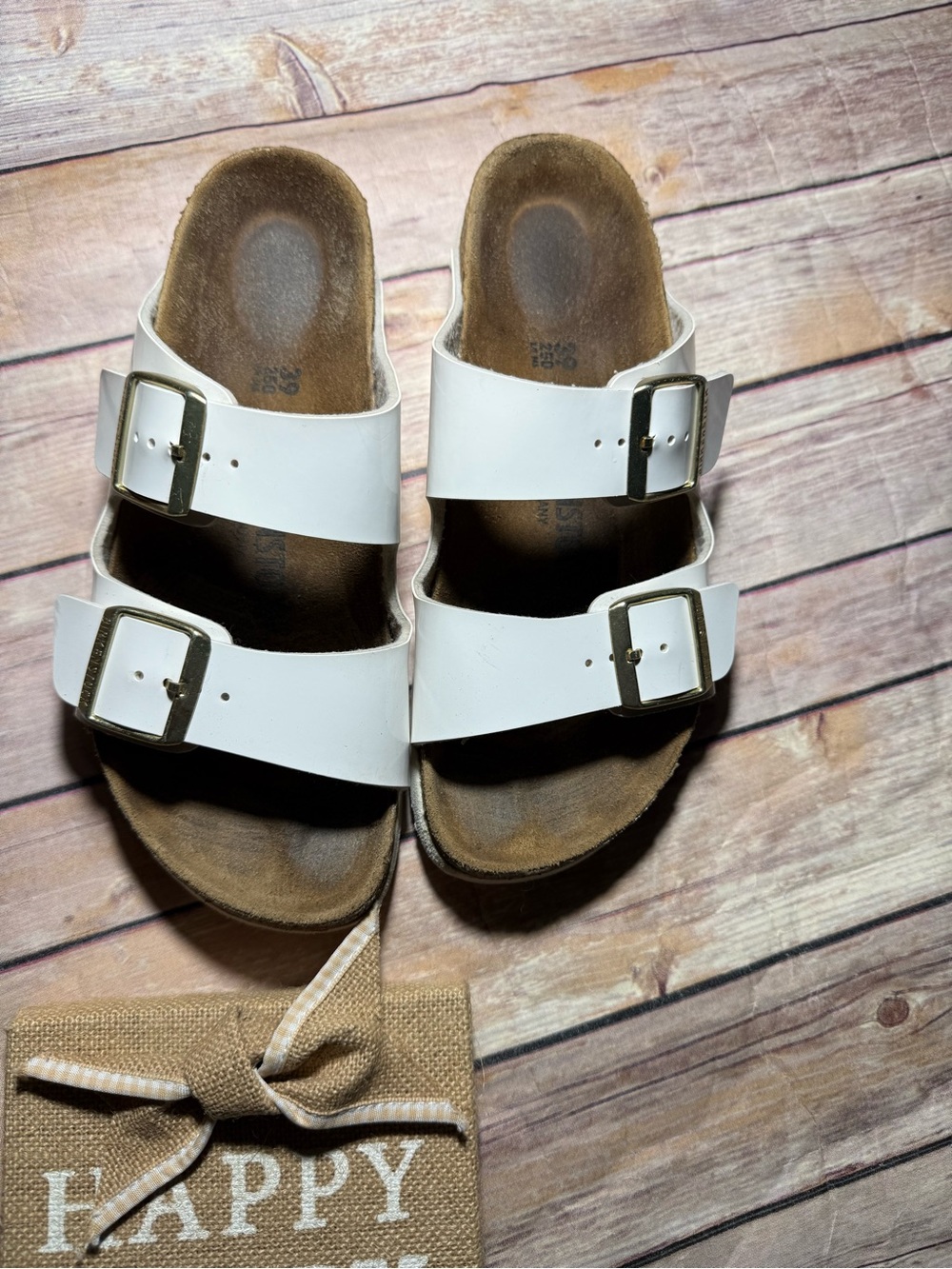 Birkenstock Arizona
Birko-Flor Patent Sandal size 39- 8-8-1/2